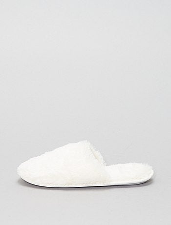 Pantufas tipo chinelas com forro - Kiabi