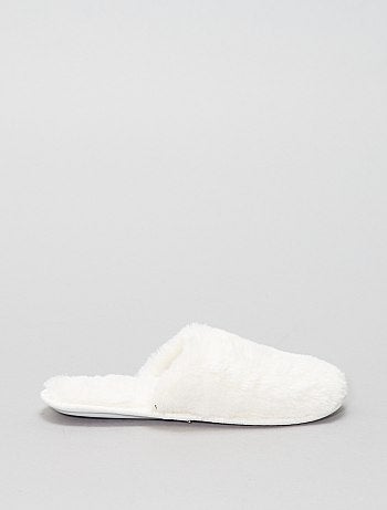 Pantufas tipo chinelas com forro - Kiabi