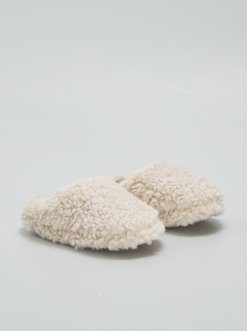 Pantufas tipo chinelas efeito lã de carneiro - Kiabi