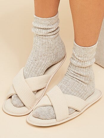 Pantufas tipo chinelas em gaze de algodão