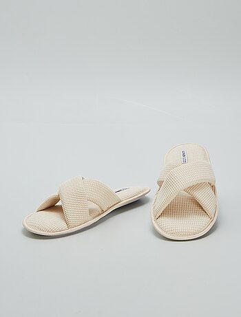 Pantufas tipo chinelas em gaze de algodão