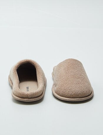 Pantufas tipo chinelas em malha borboto