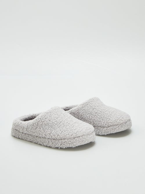 Pantufas tipo chinelas em sherpa - Kiabi