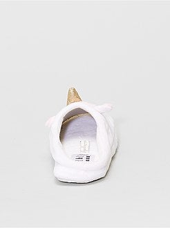 Pantufas tipo chinelas 'unicórnios' - Kiabi