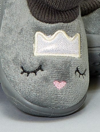 Pantufas tipo meias bordadas - Kiabi