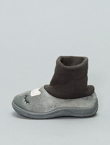 Pantufas tipo meias bordadas - Kiabi