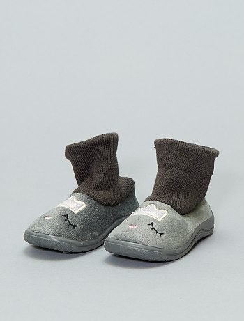 Pantufas tipo meias bordadas - Kiabi