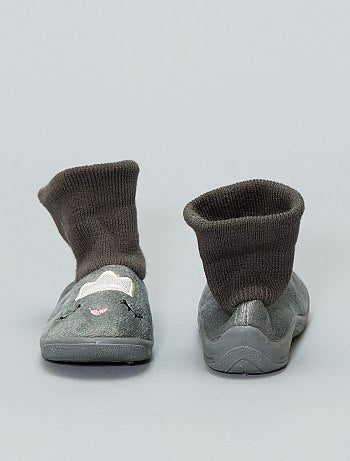 Pantufas tipo meias bordadas - Kiabi