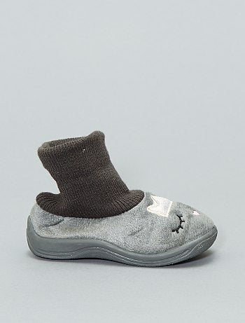 Pantufas tipo meias bordadas - Kiabi