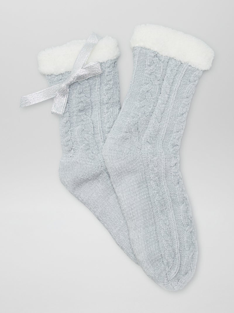 Pantufas tipo meias forradas em veludo CINZA - Kiabi