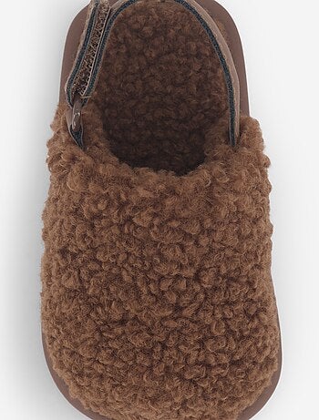 Pantufas tipo mule com tiras de suporte