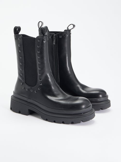 Par de botas de salto com tachas decorativas - Kiabi