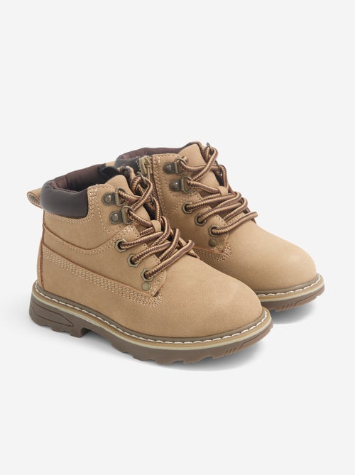 Par de botas tipo trekking com atacadores - Kiabi Par de botas tipo trekking com atacadores - Kiabi