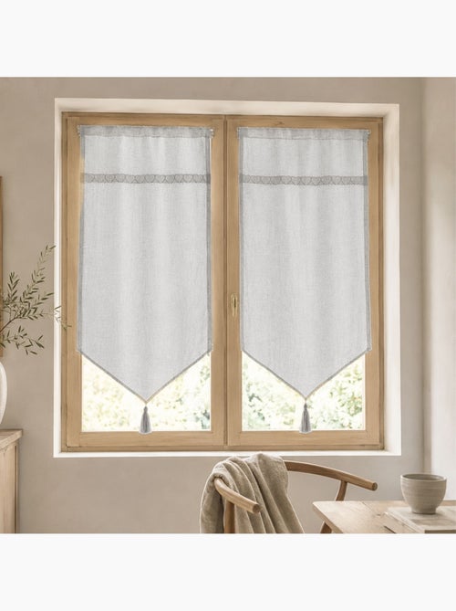 Par de cortinas transparentes com acabamento em macramé com motivos de corações - Kiabi Par de cortinas transparentes com acabamento em macramé com motivos de corações - Kiabi
