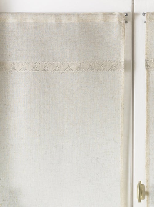 Par de cortinas transparentes com acabamento em macramé com motivos de corações - Kiabi Par de cortinas transparentes com acabamento em macramé com motivos de corações - Kiabi
