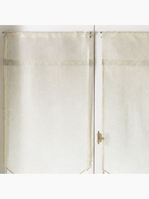 Par de cortinas transparentes com acabamento em macramé com motivos de corações - Kiabi Par de cortinas transparentes com acabamento em macramé com motivos de corações - Kiabi
