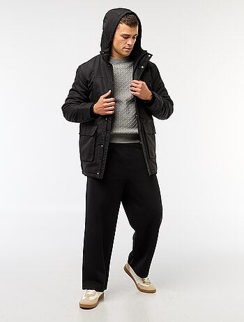 Parka com capuz a meio da coxa
