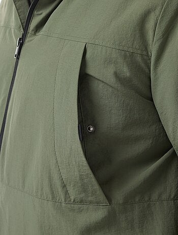 Parka com capuz e bolsos de patch com dupla entrada forrados a polar