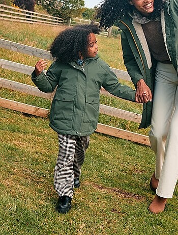 Parka com capuz e forro efeito pele de ovelha