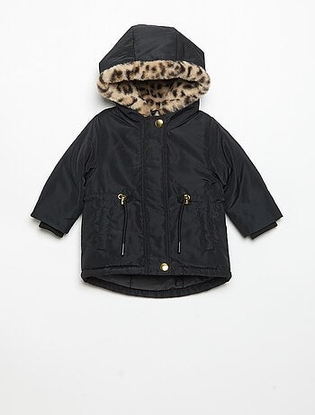 Parka com capuz forrada em pelo sintético