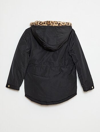 Parka com capuz forrado em pelo sintético