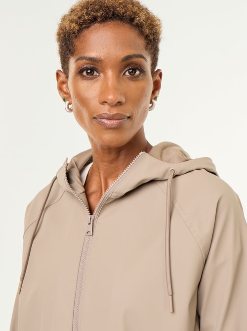 Parka com capuz repelente de água - Kiabi Parka com capuz repelente de água - Kiabi