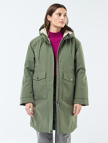 Parka comprida com capuz e forro efeito ovelha