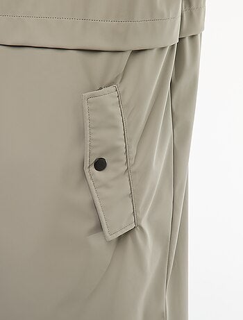 Parka comprida impermeável com capuz