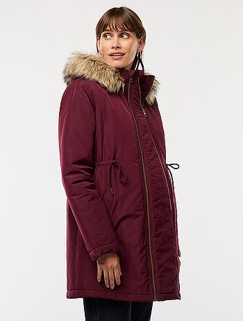 Parka de maternidade com detalhe de transporte de bebê