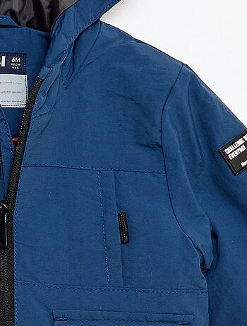 Parka leve com capuz
