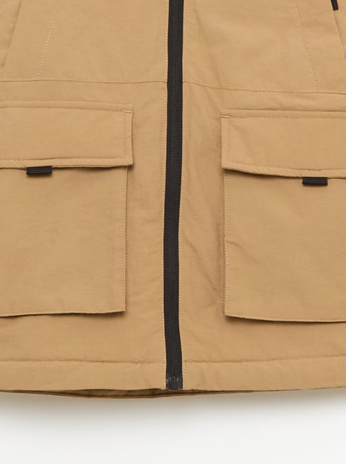 Parka leve com capuz e 2 bolsos de fole com aba - Kiabi