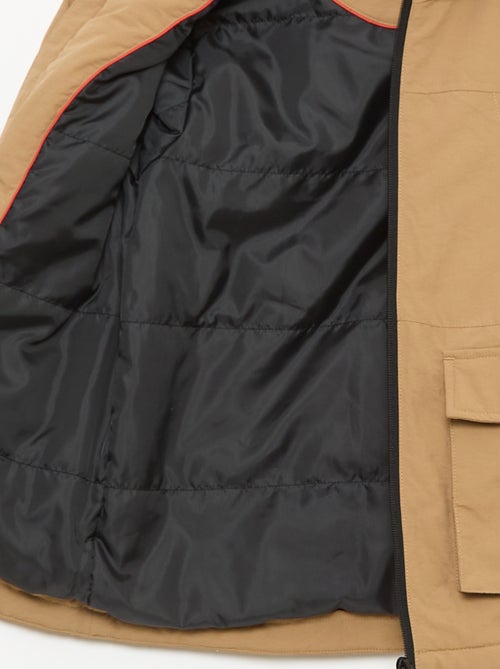 Parka leve com capuz e 2 bolsos de fole com aba - Kiabi