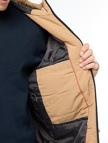 Parka leve com capuz repelente à água