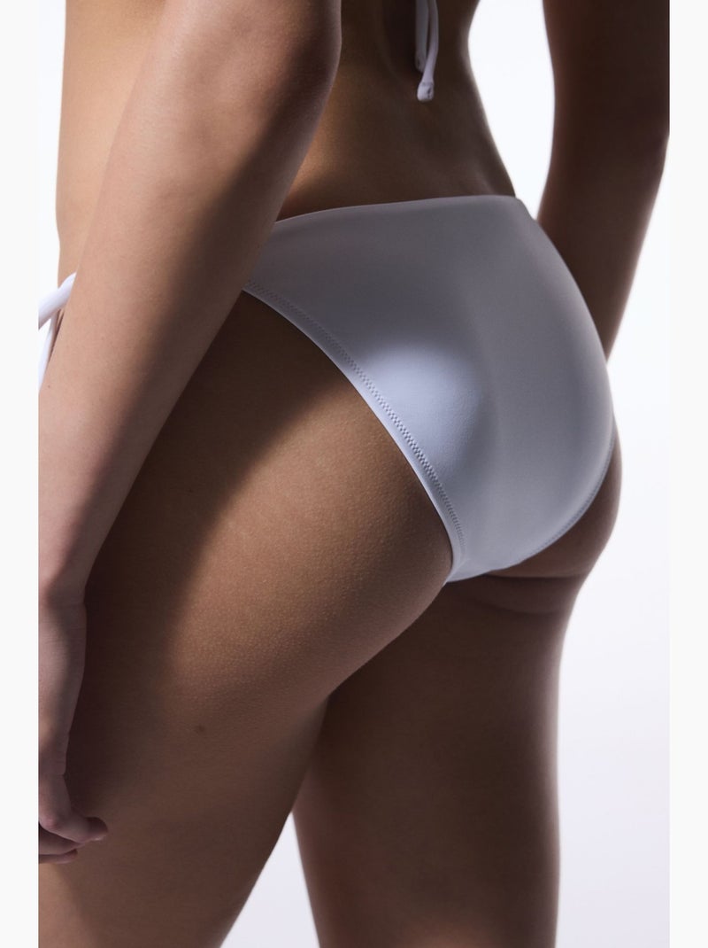 Parte de baixo de biquíni feminina bordada penti Branco - Kiabi