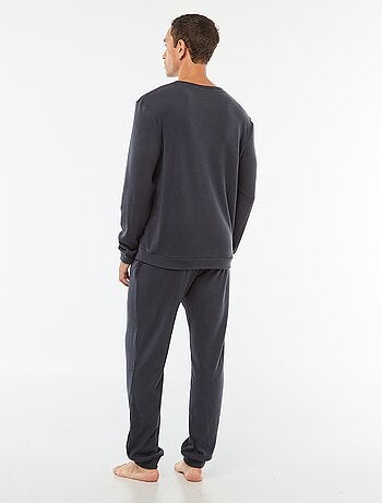Pijama comprido de material gofrado e suave - 2 peças