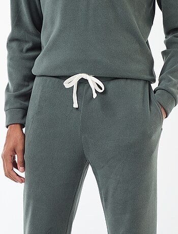 Pijama comprido de material gofrado e suave - 2 peças