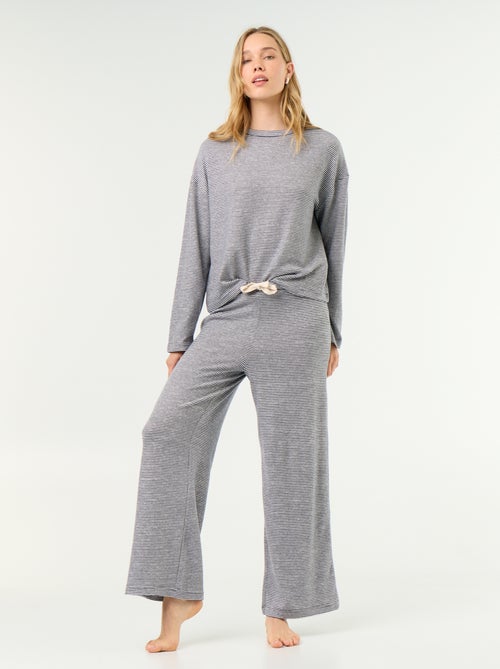 Pijama de 2 peças - Camisola de moletão + calças - Kiabi Pijama de 2 peças - Camisola de moletão + calças - Kiabi