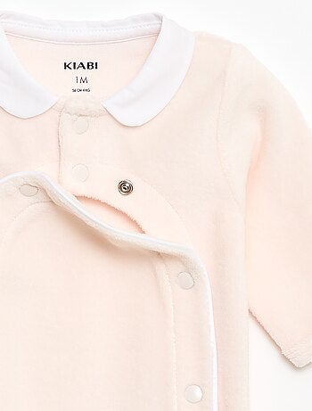 Pijama em veludo com gola claudine