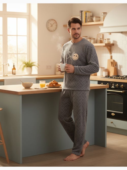 Pijama Homem Inverno Polar Macio SMILE - Kiabi Pijama Homem Inverno Polar Macio SMILE - Kiabi