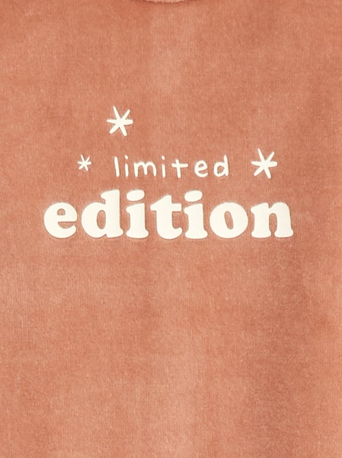 Pijama polar com pés e desenho à frente - Kiabi