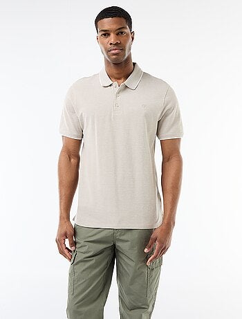 Polo com bordado no peito