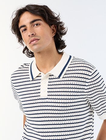 Polo de manga curta em malha ajurada