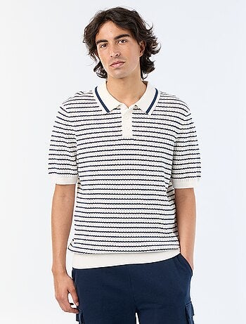 Polo de manga curta em malha ajurada