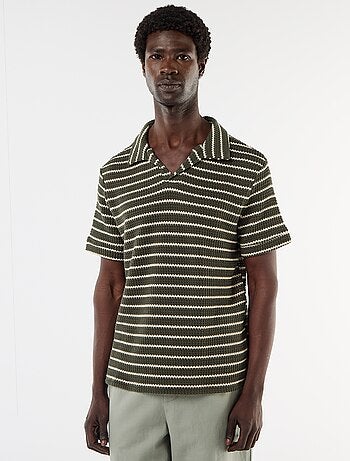 Polo de manga curta em material fantasia