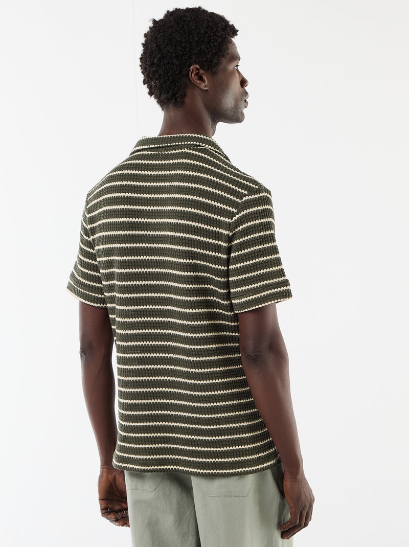 Polo de manga curta em material fantasia Caqui - Kiabi