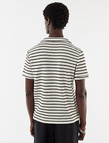 Polo de manga curta em material fantasia