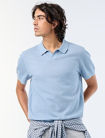 Polo de mangas curtas em malha vazada