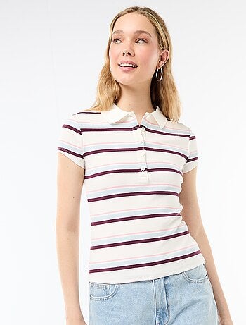 Polo em malha canelada com mangas curtas