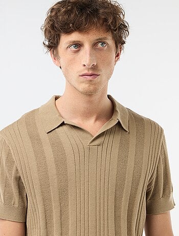 Polo em malha com efeito tricot