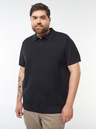 Polo em malha piqué de manga curta